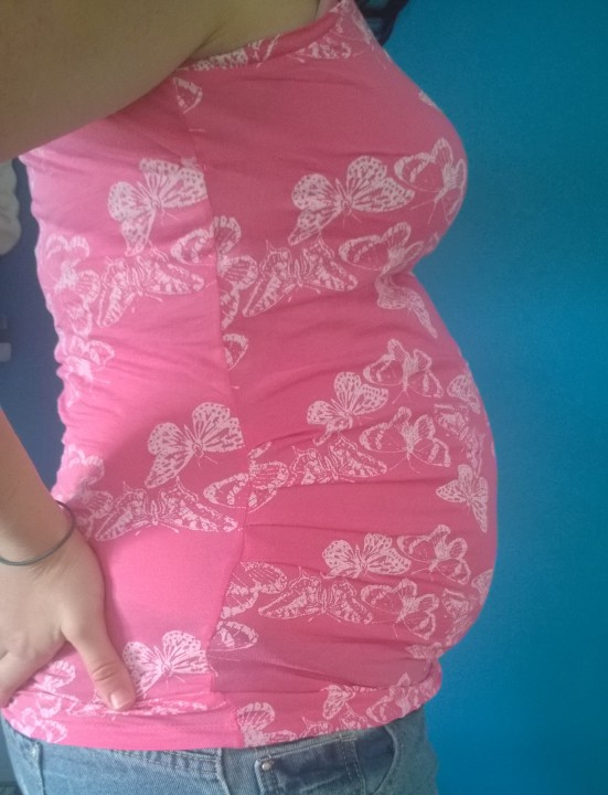 25 weeks pregnant